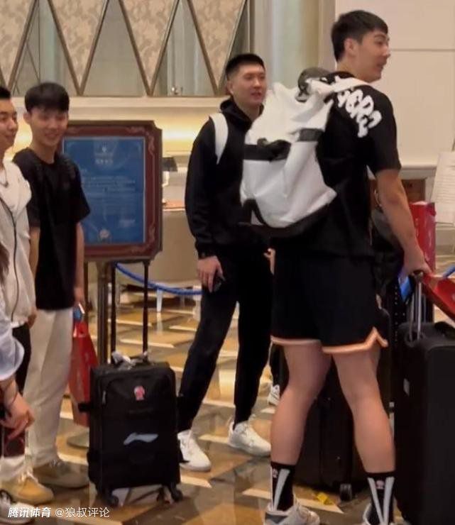 被监禁的清纯美人的高潮